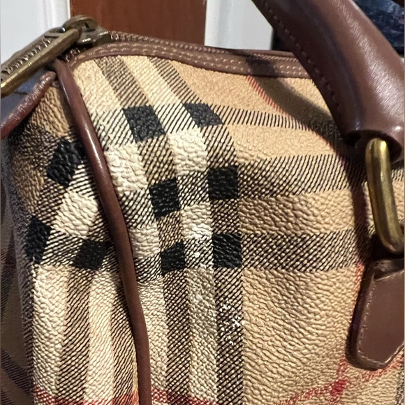 Burberry Boston Bag (callouts in photos) - Picture 11 of 14